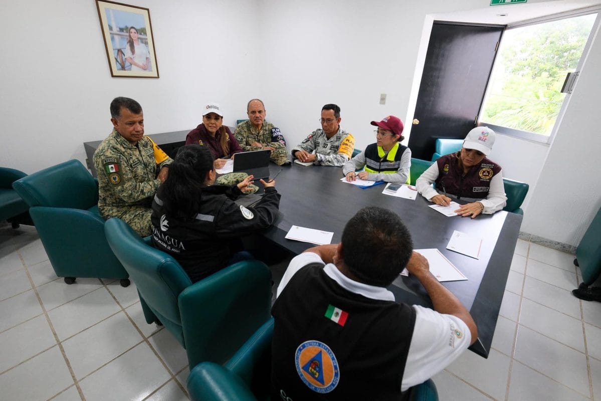 SARAREUNION Sara se convierte en depresión tropical y se interna en la Península de Yucatán