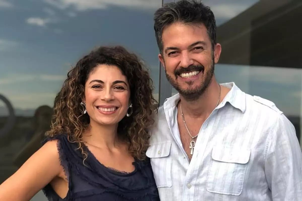 Viuda de Fernando del Solar, afirma que es médium y vidente, así predijo la muerte del conductor