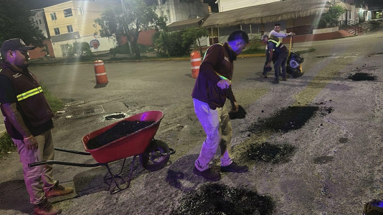 En promedio se reparan 245 baches por día en Cancún