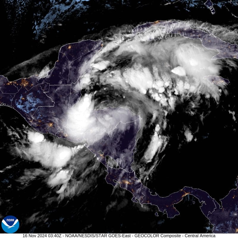 La Tormenta Tropical Sara se mantiene casi estática en Honduras
