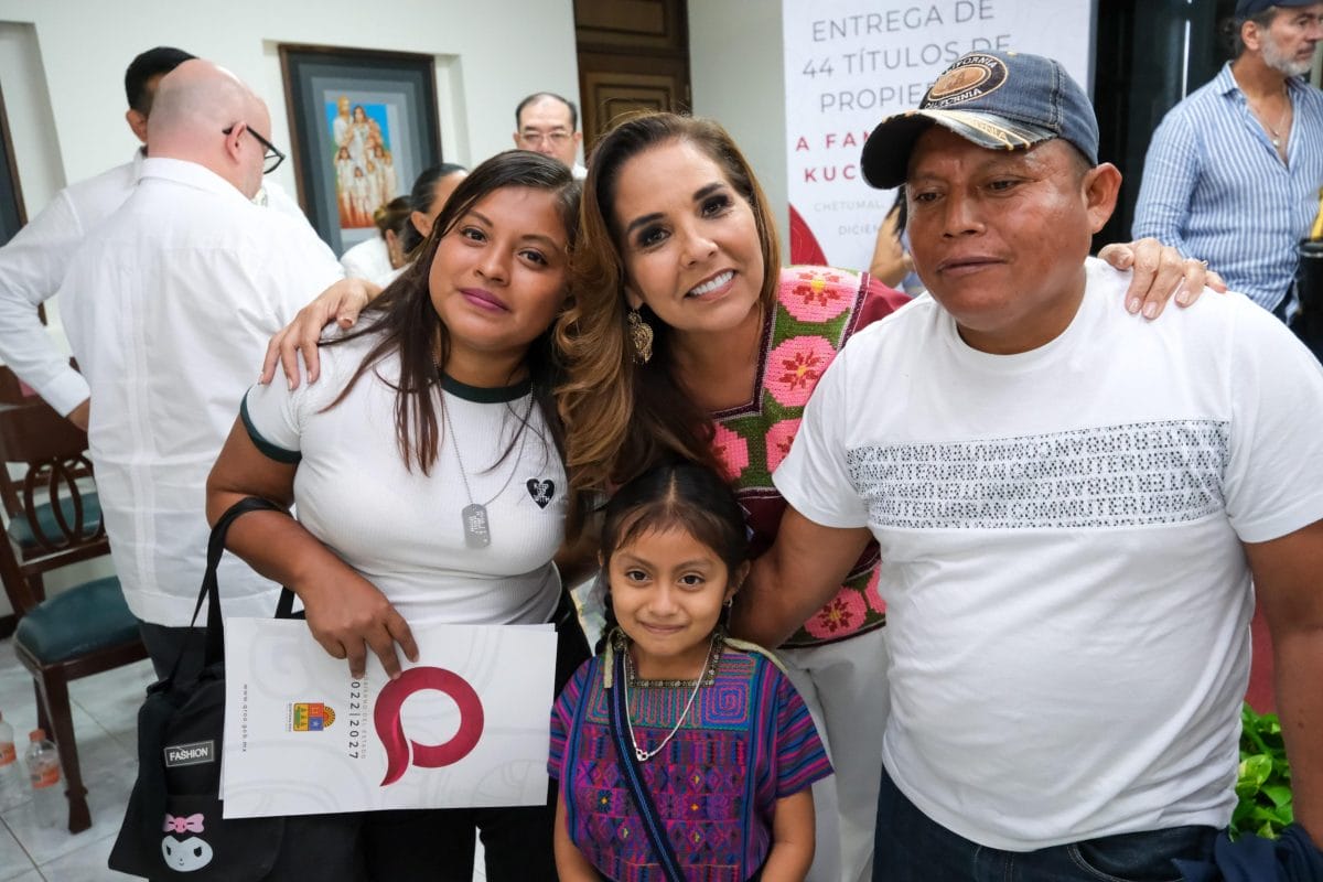 Mara Lezama da certeza jurídica a habitantes de Mayabalam y Kuchumatán