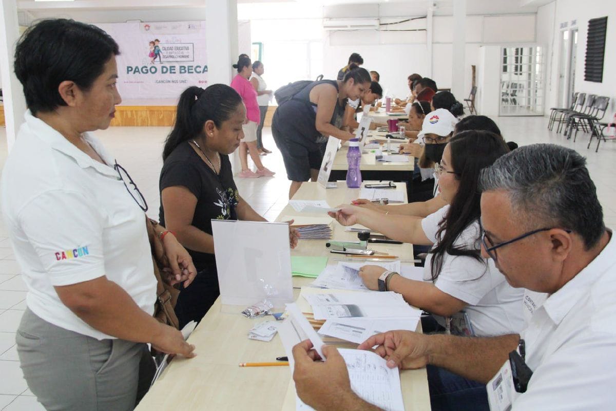 Becas escolares municipales se entregarán el 16 y 17 de diciembre en Cancún