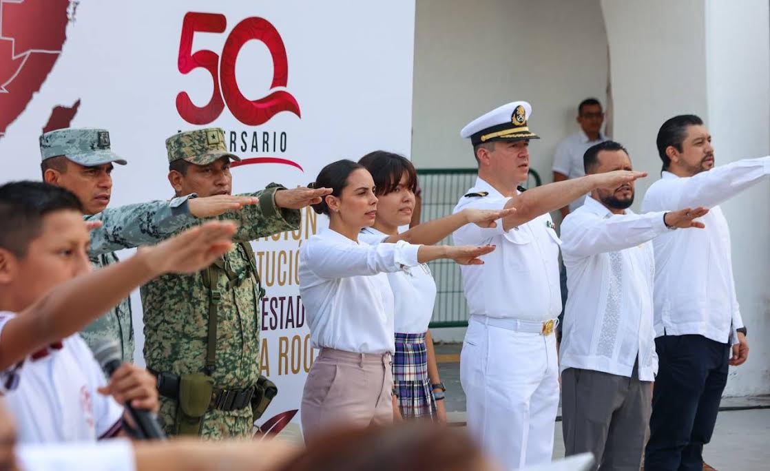 Conmemora Ana Paty Peralta 50 años de la Constitución del estado