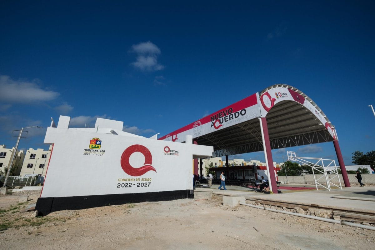 Inaugura Mara Lezama domos y aulas en primaria de Cancún 