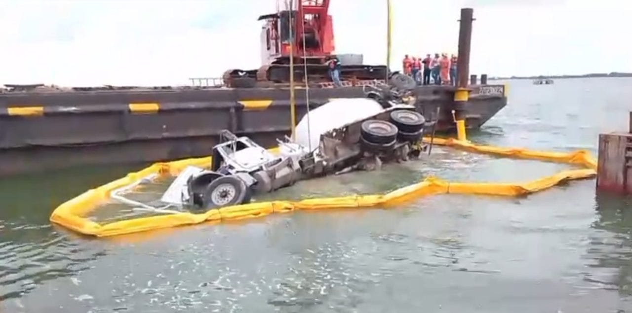 Mara Lezama espera respuesta por revolvedora que cayó en Laguna Nichupté