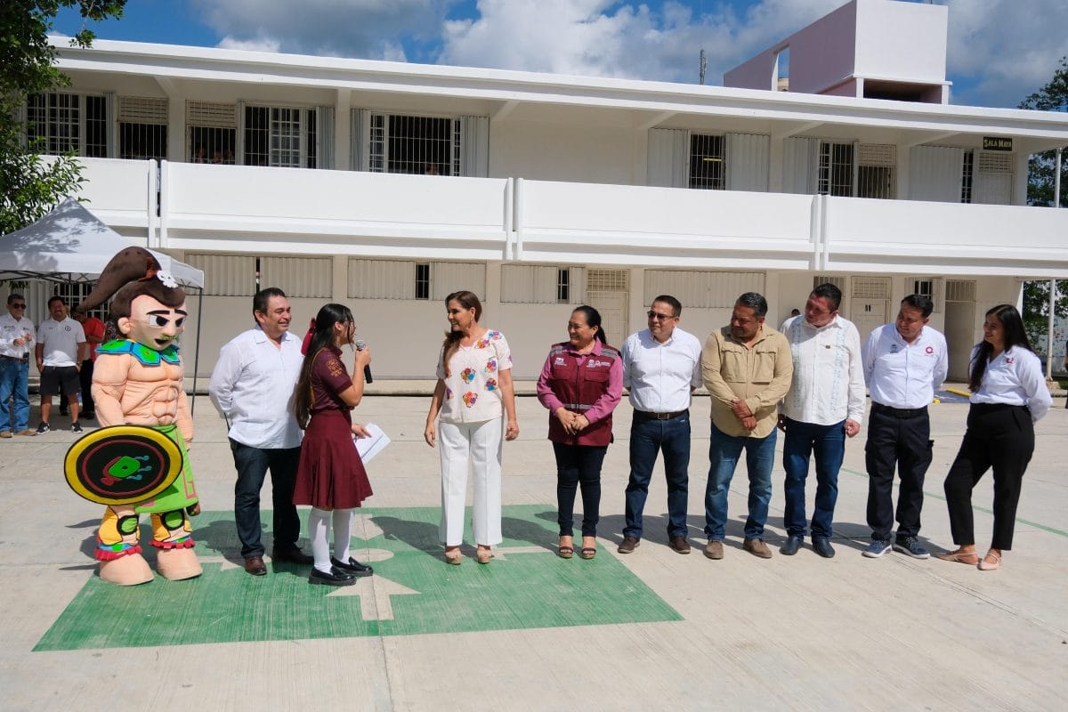 Anuncia Mara Lezama nuevo domo en secundaria ‘Ikal’ de Cancún Anuncia Mara Lezama nuevo domo en secundaria ‘Ikal’ de Cancún