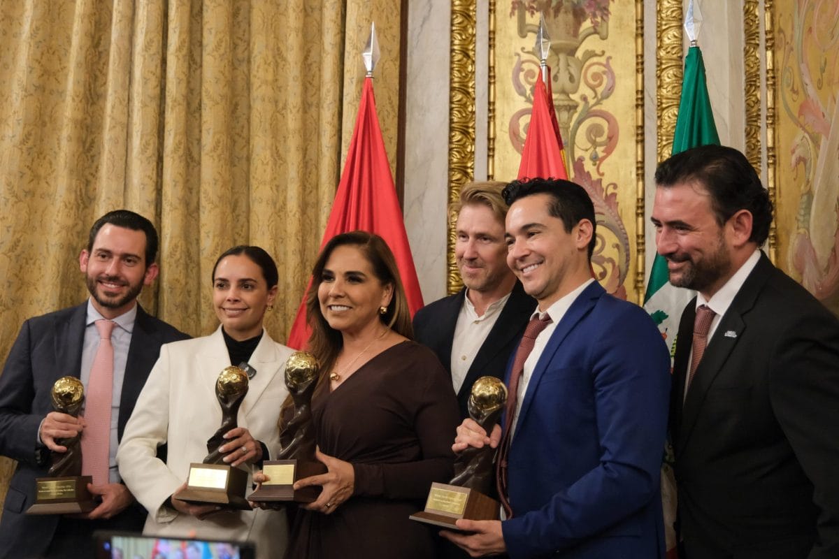 Recibe Cancún 4 galardones en los World Travel Awards 2024 en la FITUR