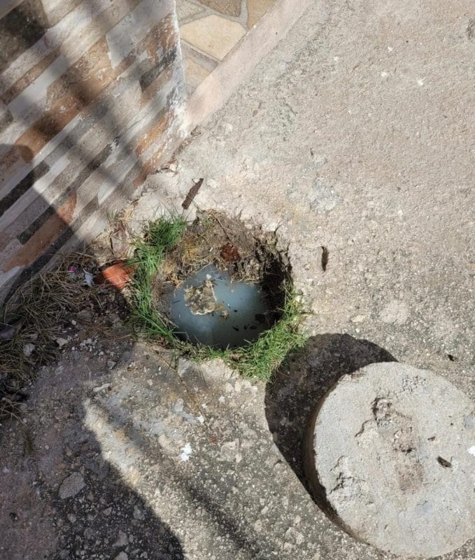 aguas5 A casi un mes del reporte en Aguakan, siguen entre aguas negras en Vista Real