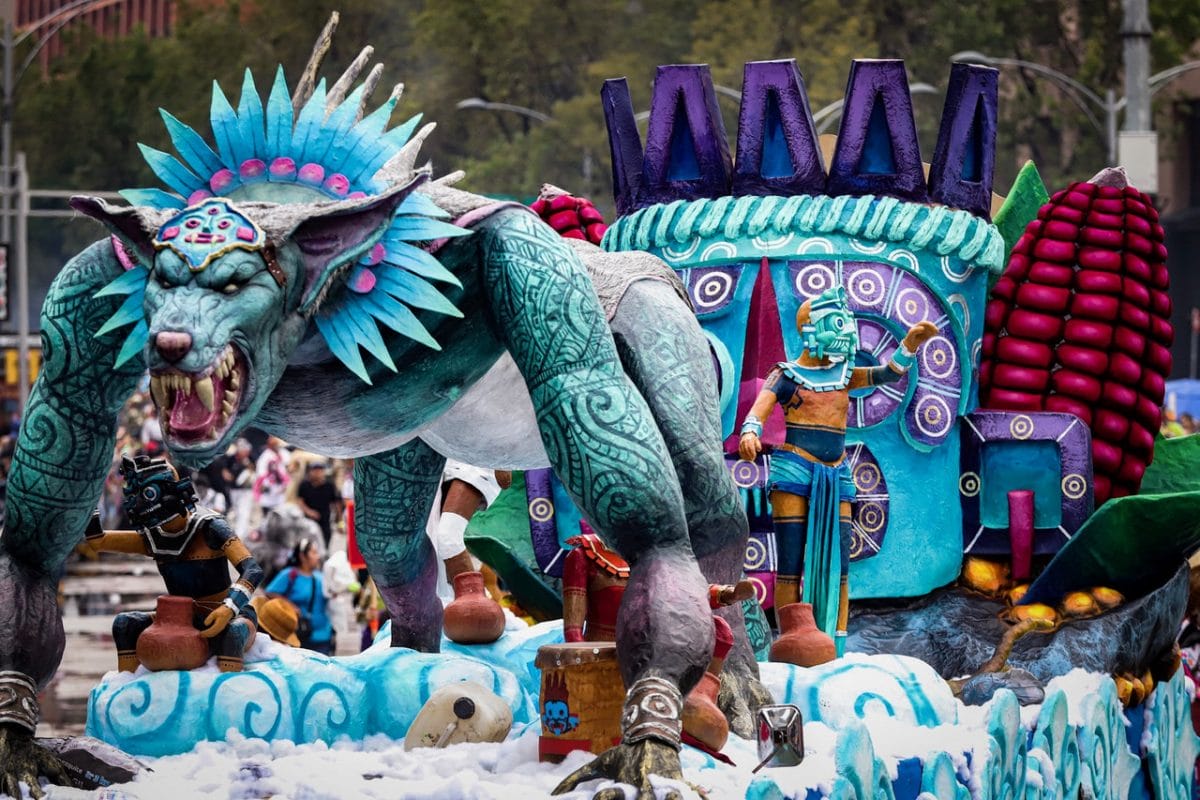 Carnaval Cancún 2025: Carros alegóricos en la Bonampak y Malecón Tajamar