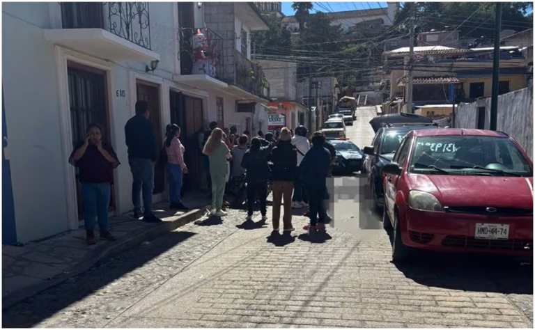 Motosicarios asesinan a dos jóvenes en San Cristóbal de las Casas: Ataque captado en video