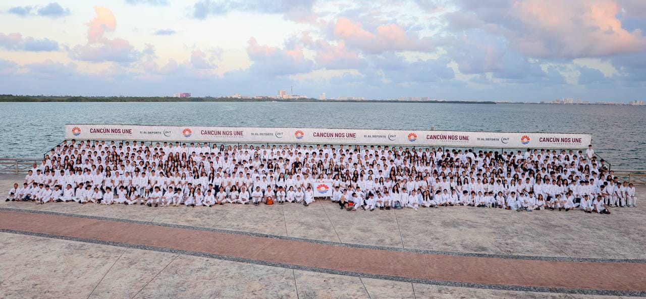 1 600 atletas de Cancún fueron abanderados para competir en los juegos Conade