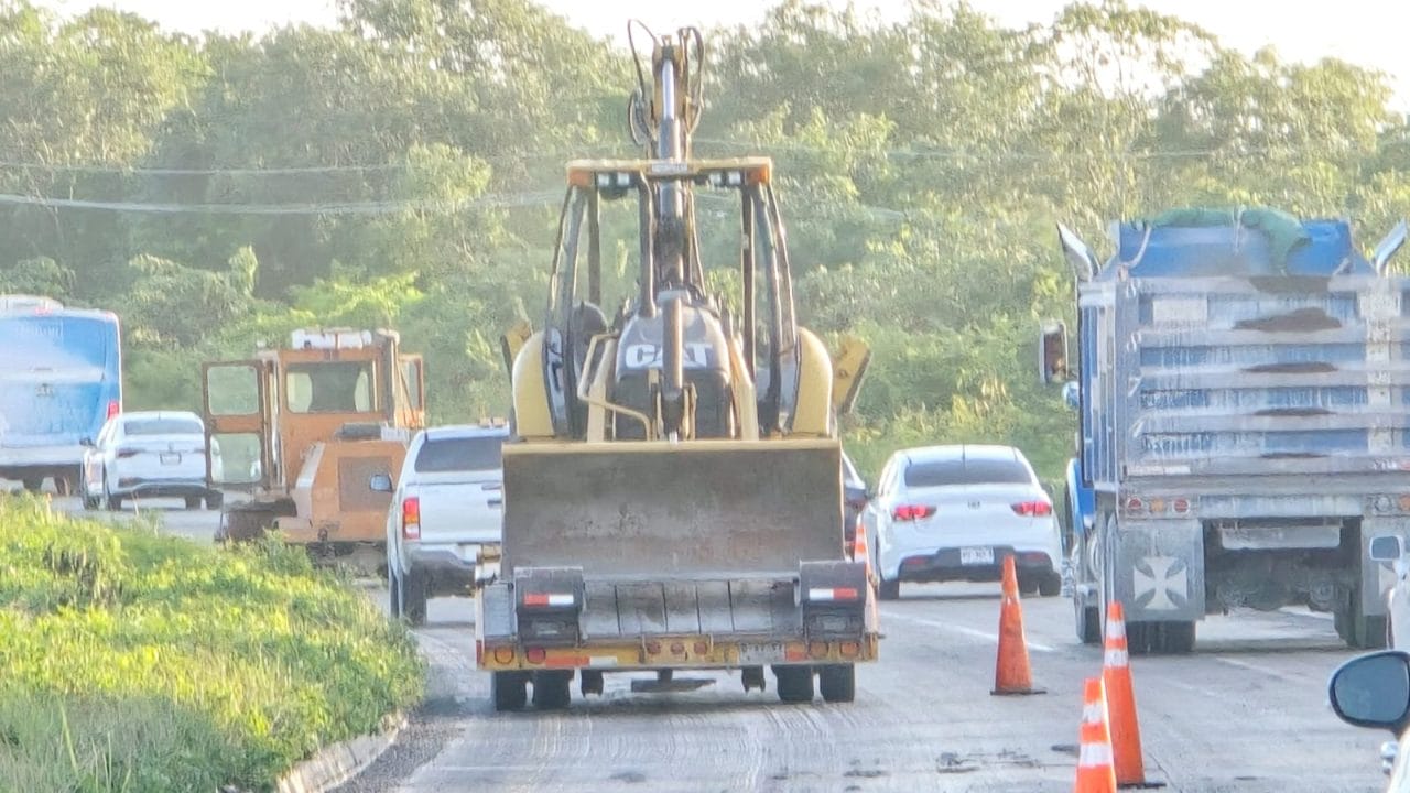 Gobierno Federal repavimenta 630.6 km de carreteras en Quintana Roo