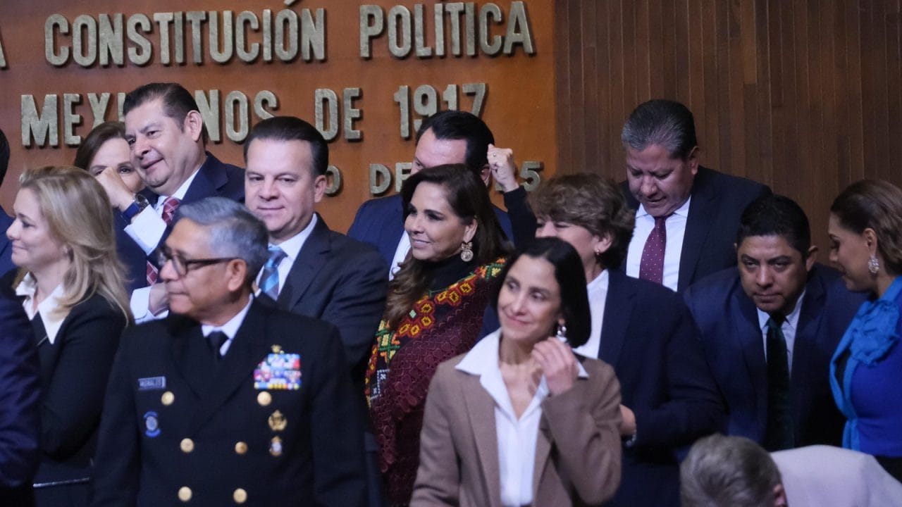 Asiste Mara Lezama al aniversario de la Constitución Mexicana en Querétaro
