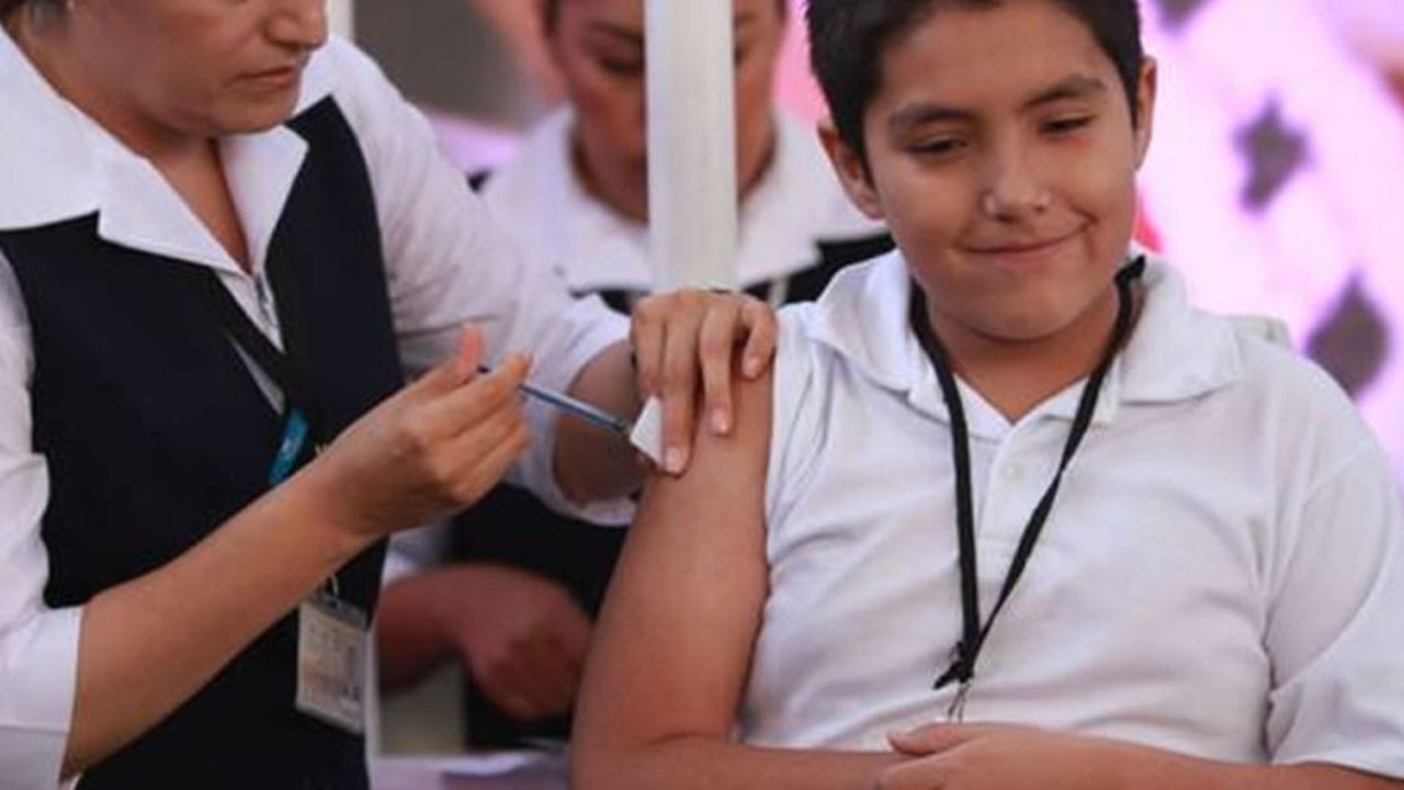 México amplia vacunación contra VPH; niños también recibirán dosis este año 