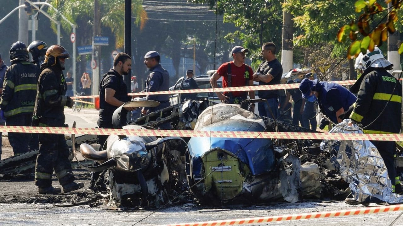 Small Plane Crashes in São Paulo, Killing Two and Injuring One Small Plane Crashes in São Paulo, Killing Two and Injuring One