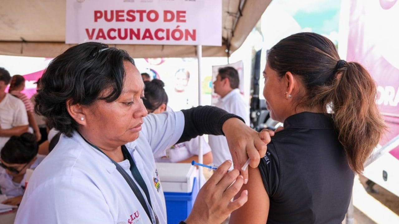 Quintana Roo alcanza el 84% de aplicación de vacunas contra influenza y covid