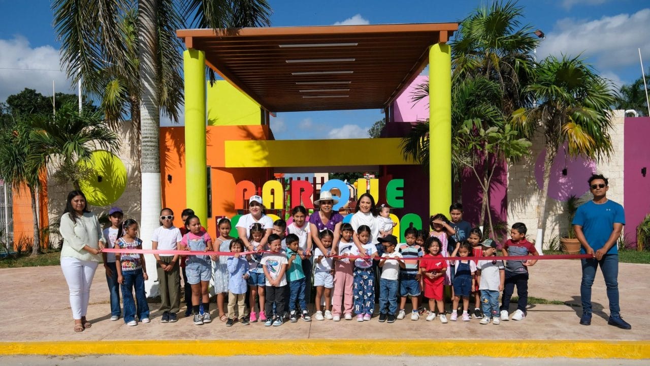 Entrega Mara Lezama transformado parque La Colmena a familias de Felipe Carrillo Puerto