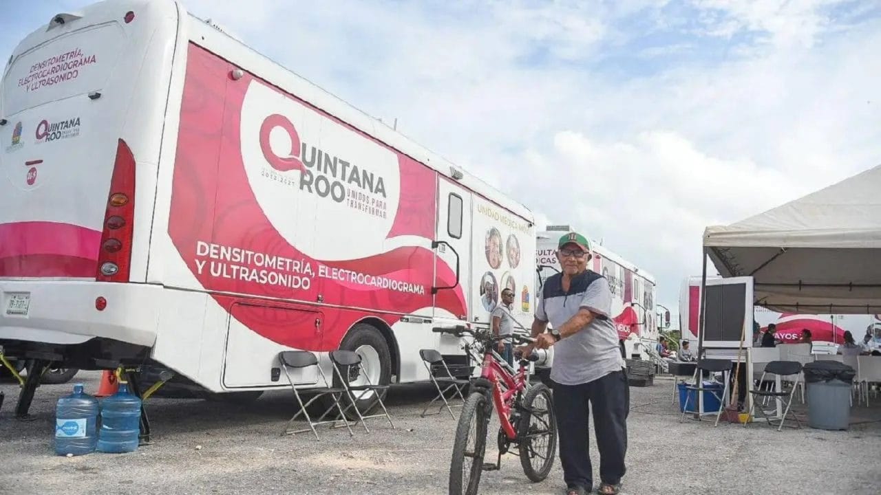 Llevan caravanas de salud servicios gratuitos a Cancún, Bacalar y José María Morelos