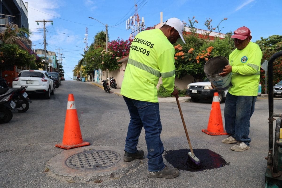 Mantienen jornadas de bacheo en Isla Mujeres