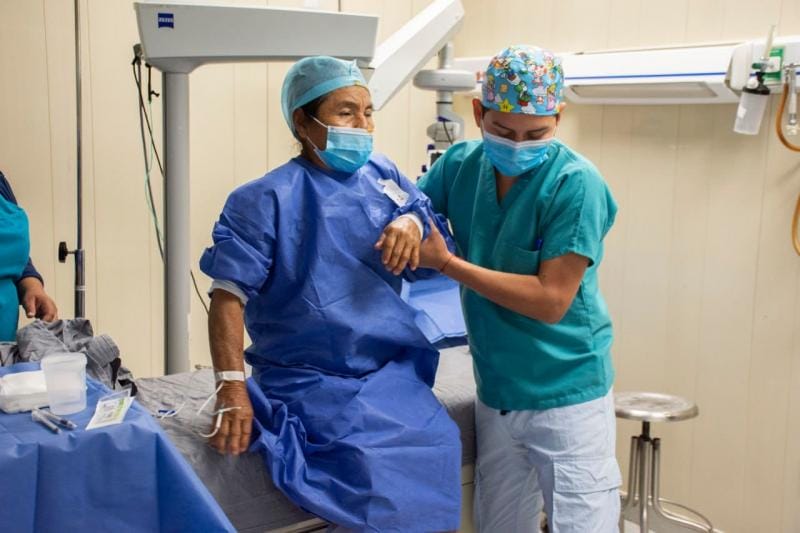 Gobierno de Yucatán apoya a personas vulnerables con cirugías de cataratas