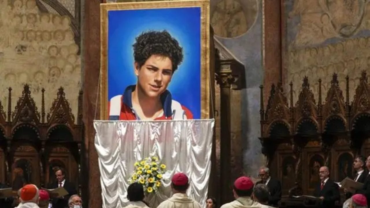 Aplazan canonización de Carlo Acutis tras fallecimiento del Papa Francisco