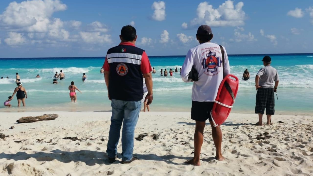 Paraíso con precaución, claves para nadar seguro en las playas de Cancún