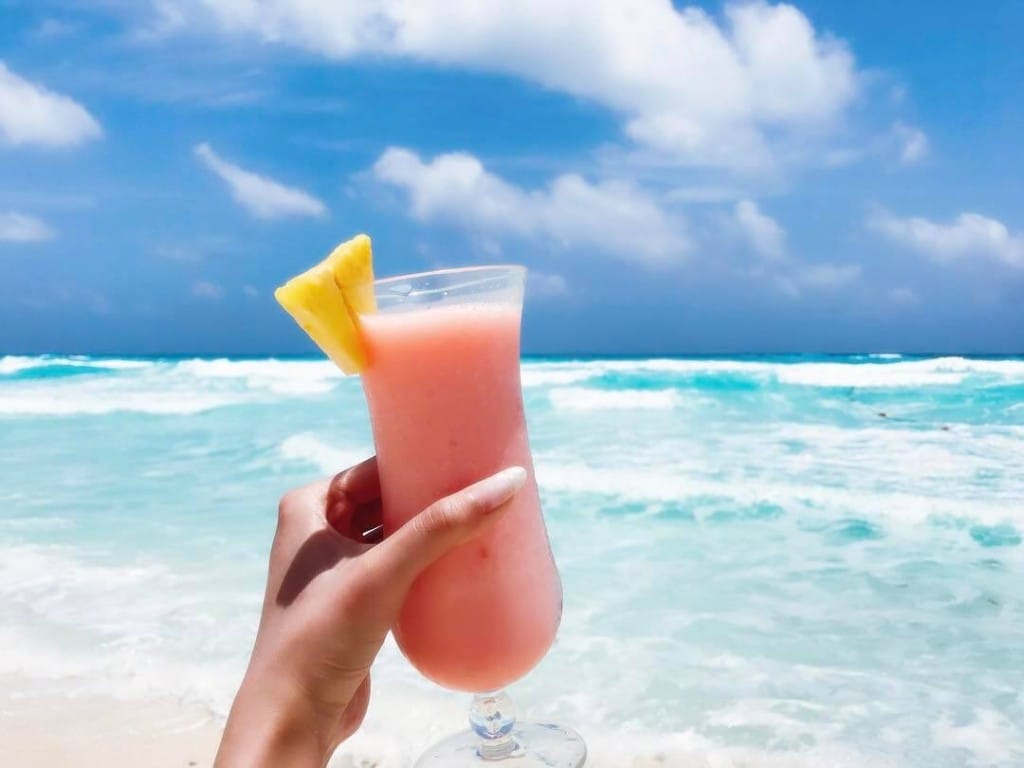 Cancún recorta horarios a venta de bebidas alcohólicas para reforzar la seguridad