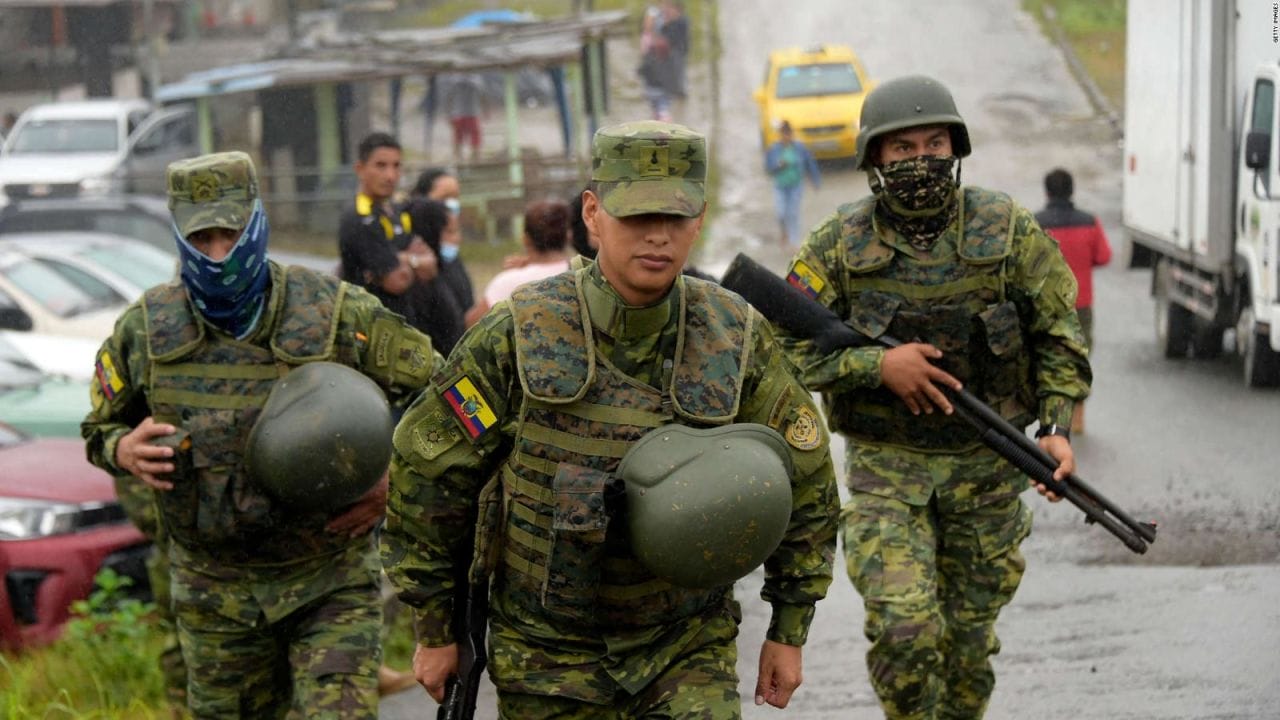 Luto en Ecuador: 11 Militares Asesinados en Emboscada por Disidentes de FARC Durante Operativo Antiminero en la Amazonía Luto en Ecuador: 11 Militares Asesinados en Emboscada por Disidentes de FARC Durante Operativo Antiminero en la Amazonía