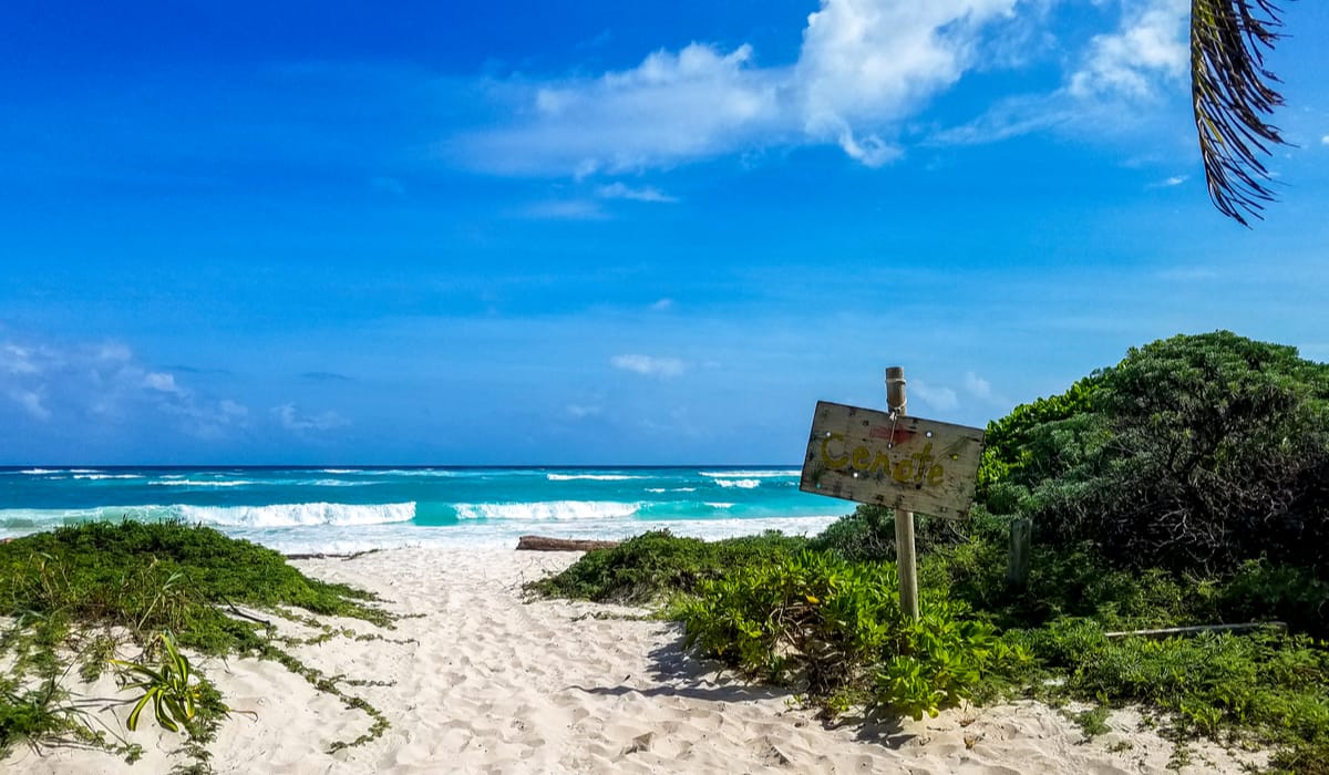 Presión ambiental y gestión urbana marcan la agenda política en Tulum: exigen protección total para Xcacel-Xcacelito mientras avanzan obras viales