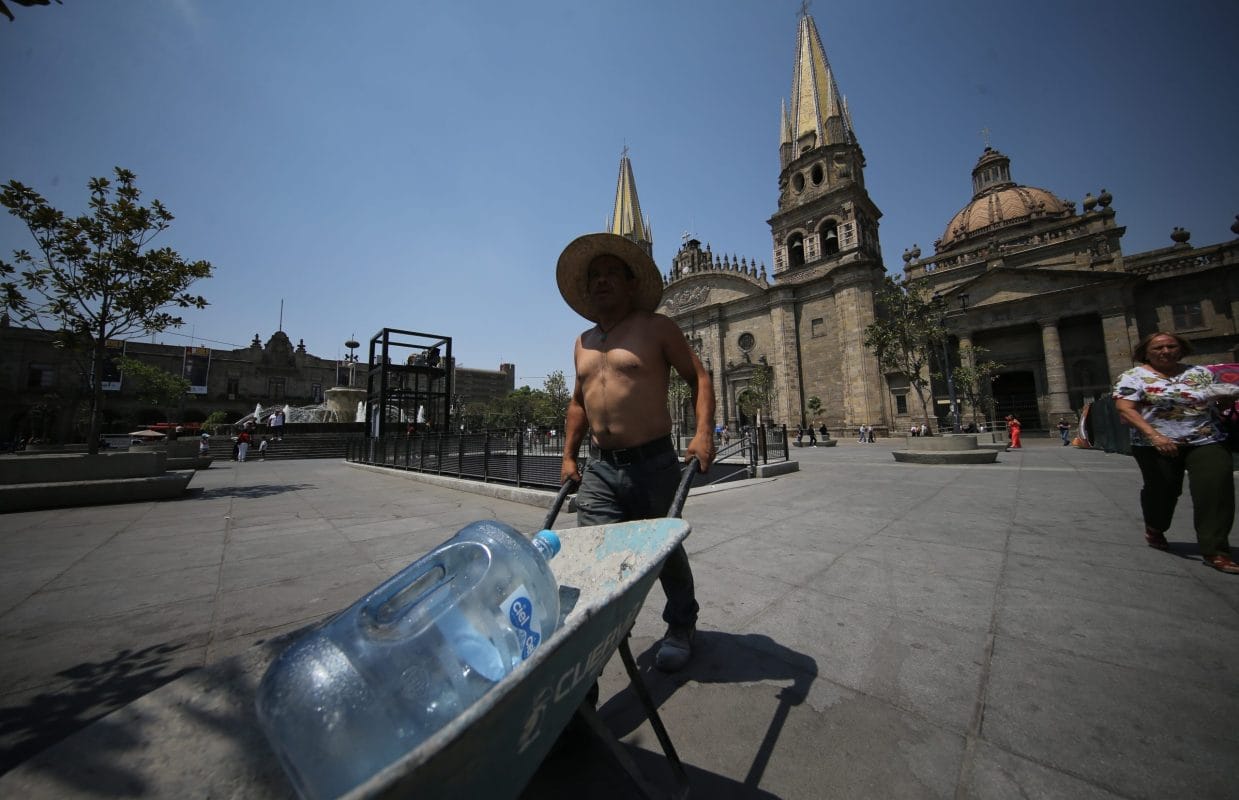 ¡Alerta Sol! Guadalajara con 33°C y Radiación UV Extrema Hoy