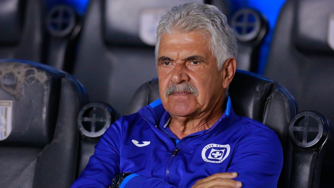 “Buscarán regalarle un penal a América y expulsar a uno de Cruz Azul” La polémica advertencia de Tuca Ferretti “Buscarán regalarle un penal a América y expulsar a uno de Cruz Azul”: La polémica advertencia de Tuca Ferretti