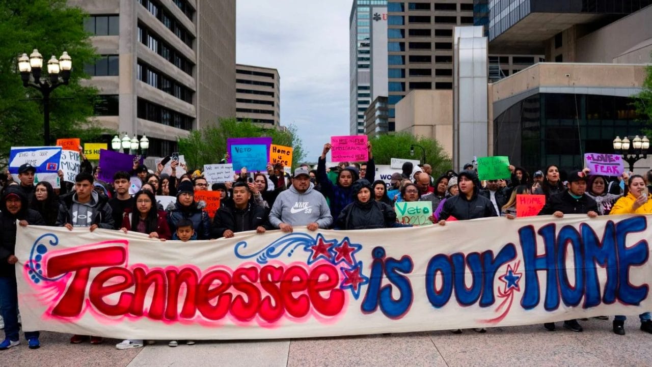 Tennessee convierte en delito albergar o ayudar a inmigrantes indocumentados