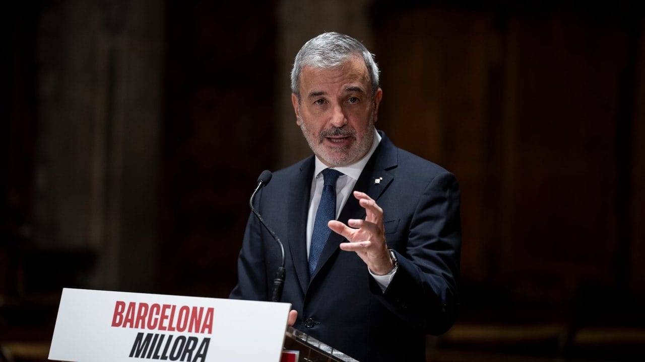 Collboni Impulsa Plan de Barrios en Minoría; Generalitat Ataca Inseguridad