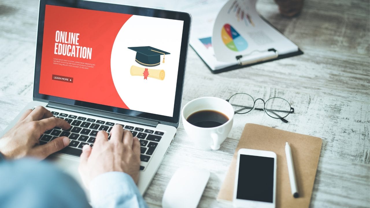 Educación Online en Expansión para 2025: SEP Detalla Calendario Escolar y Programas de Media Superior; CEPAL Lanza Amplia Oferta de Cursos Virtuales para el Desarrollo Regional