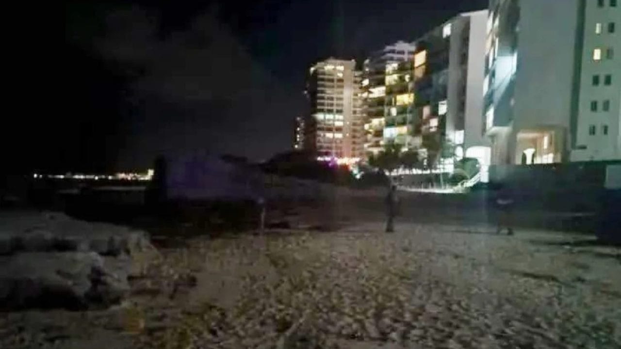 Niña muere ahogada en Playa Gaviota pese a alerta de bandera roja en Cancún Niña muere ahogada en Playa Gaviota pese a alerta de bandera roja en Cancún