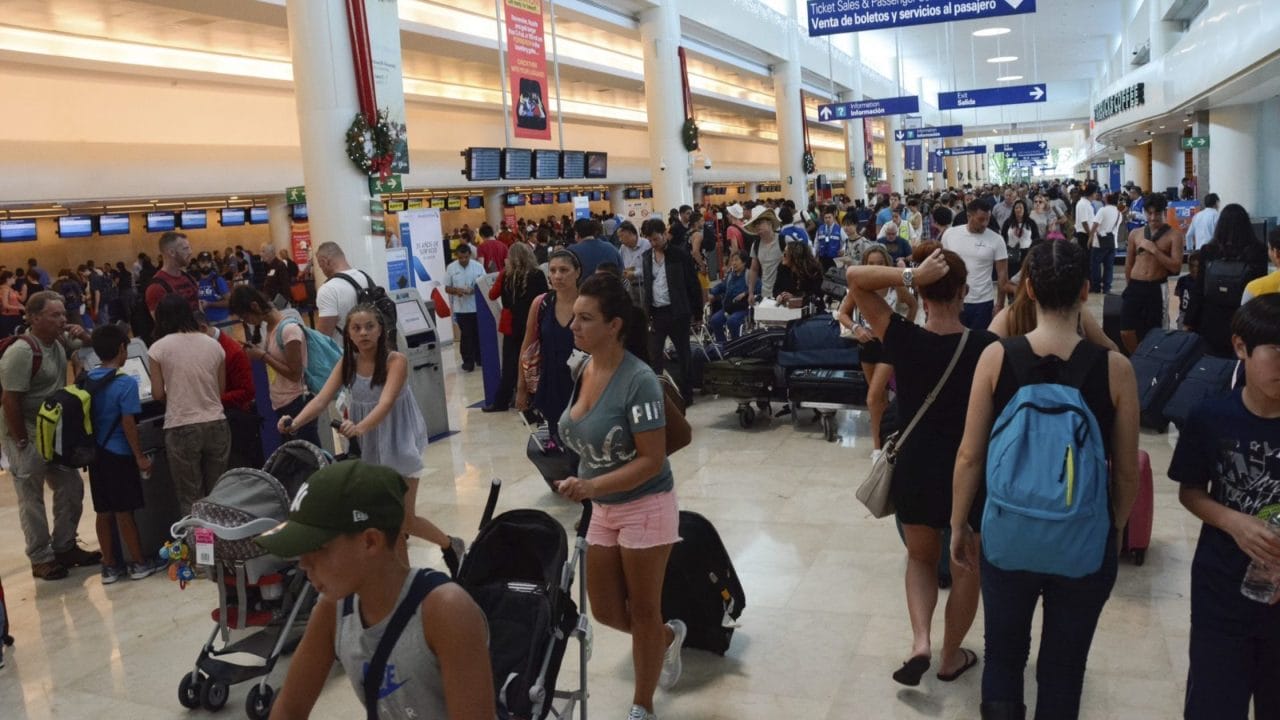 Turismo canadiense se impone en el Caribe mexicano; baja afluencia de estadounidenses