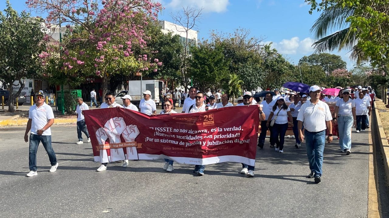 Docentes de Quintana Roo convocan al paro nacional del 15 de mayo por sus derechos Docentes de Quintana Roo convocan al paro nacional del 15 de mayo por sus derechos