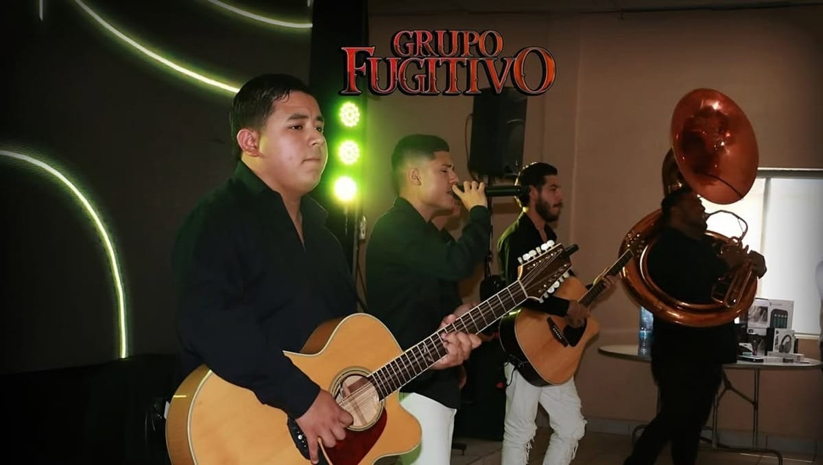 Grupo Fugitivo Fusión musical que define el regional mexicano moderno Grupo Fugitivo: Fusión musical que define el regional mexicano moderno