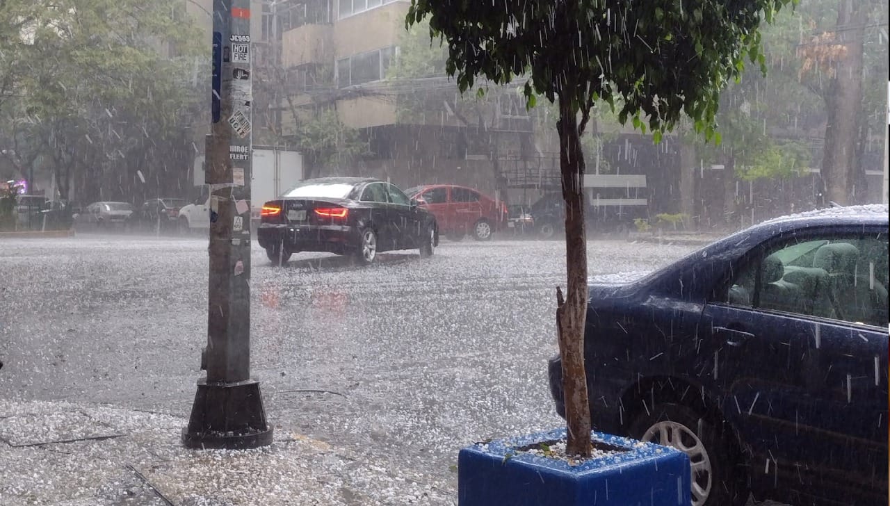 CDMX Bajo Lluvia: Prevén Tormentas, Granizo y Posibles Inundaciones
