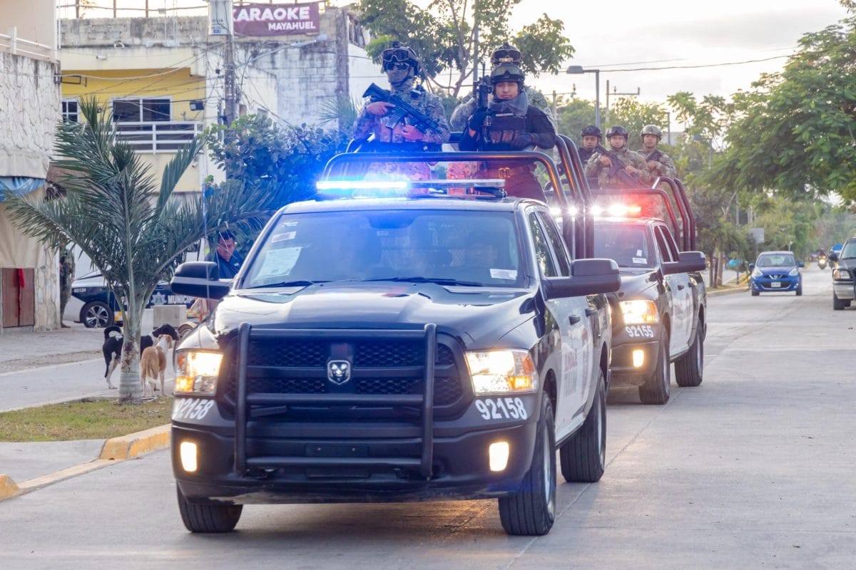 ¡En Fuga! Policía de Tulum Captura a Sospechosos Tras Persecución Costera