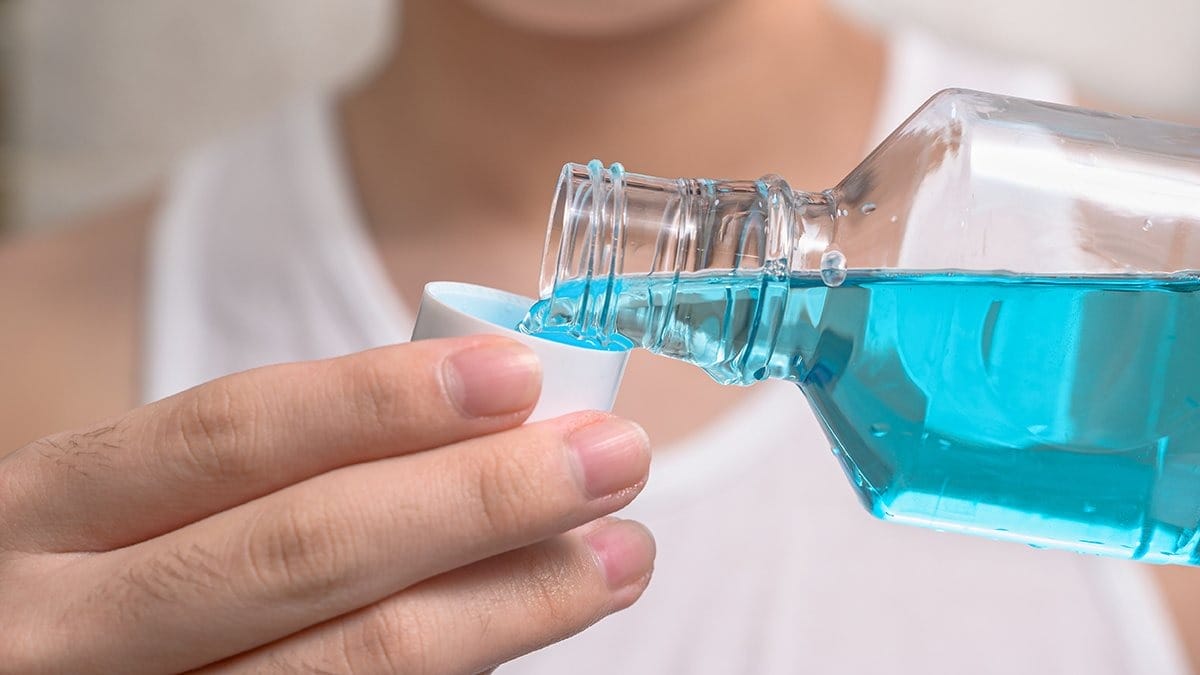 ¡ALERTA! Triclosán en Enjuagues Bucales como Listerine Cool Mint: ¿Riesgo para tu Testosterona y Salud?