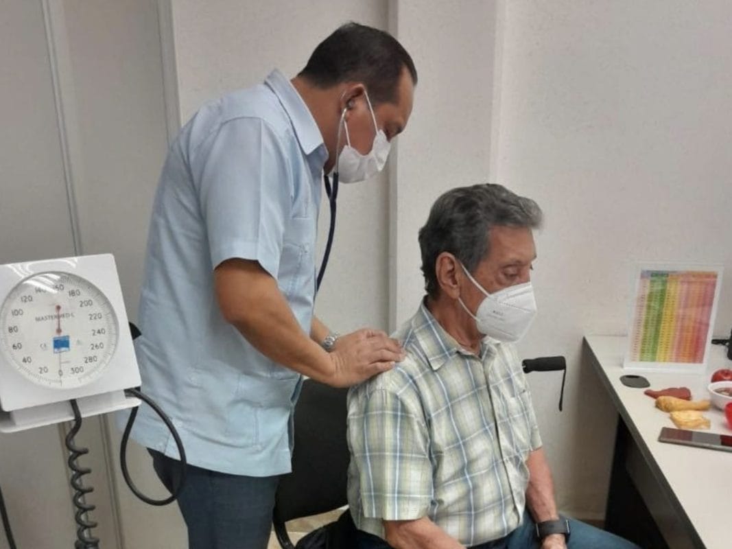 Hospitalizan de emergencia al ex gobernador Mario Villanueva en Chetumal