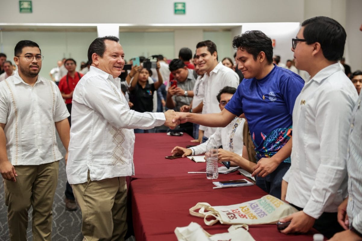 Yucatán impulsa diálogo con jóvenes universitarios