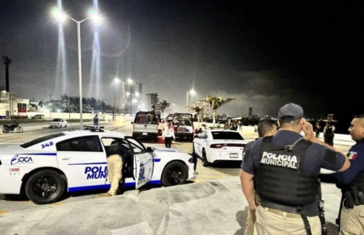 Policías sin identificar causan pánico en operativo en Boca del Río