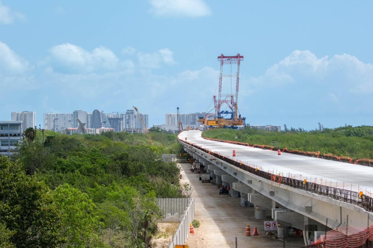 Cancún: Puente Nichupté avanza; supera zona del manglar y se enfila a la laguna