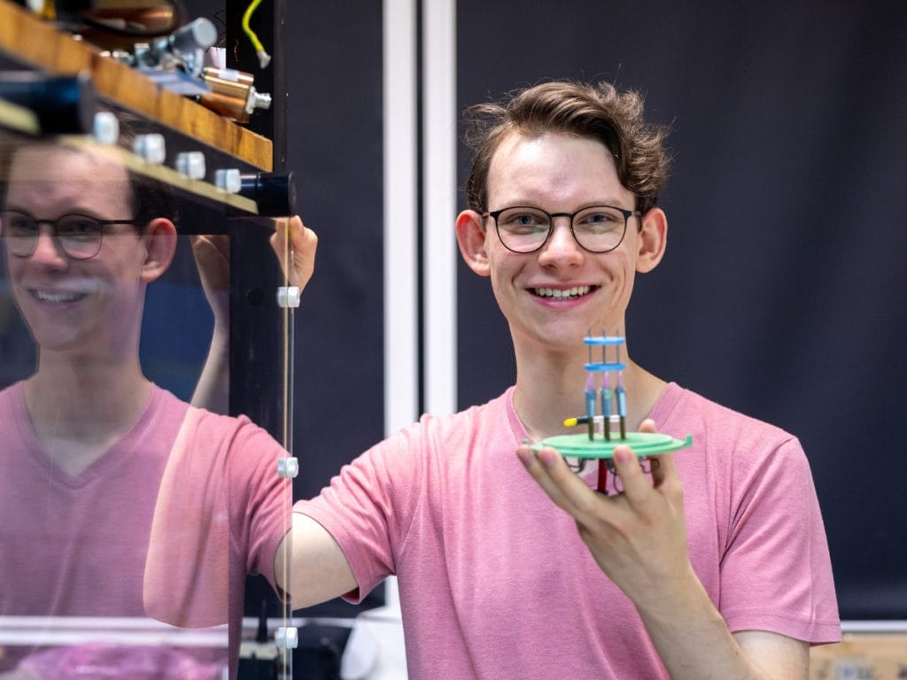 Adolescentes genios ganan Earth Prize con purificador PURA