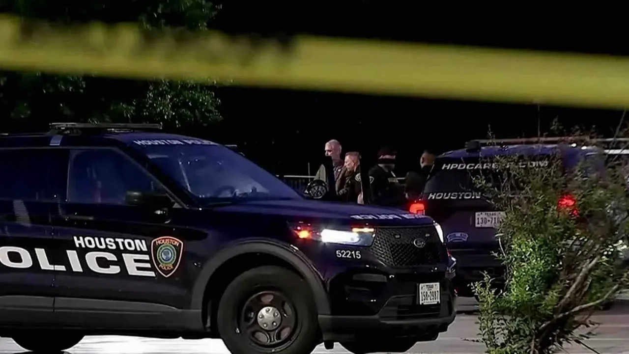 Noche trágica en Houston: Tiroteo en club deja un muerto Noche trágica en Houston: Tiroteo en club deja un muerto