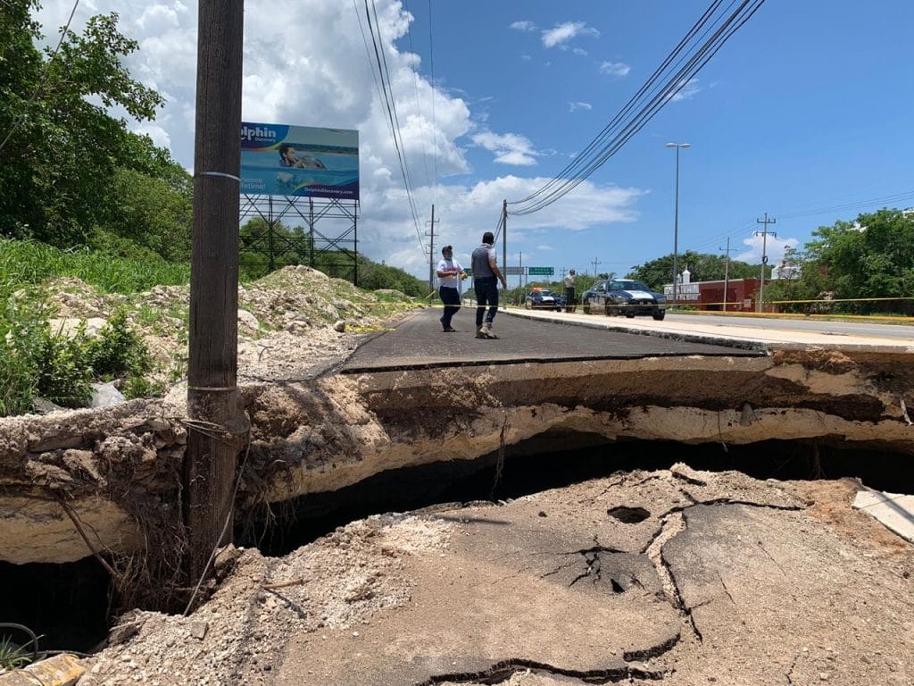 socavon_playa_carmen Socavón en Playa del Carmen destapa caverna y presunto fraude