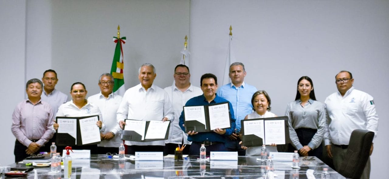 Fiscalía y Auditoría de Quintana Roo firman convenio para impulsar transparencia Fiscalía y Auditoría de Quintana Roo firman convenio para impulsar transparencia