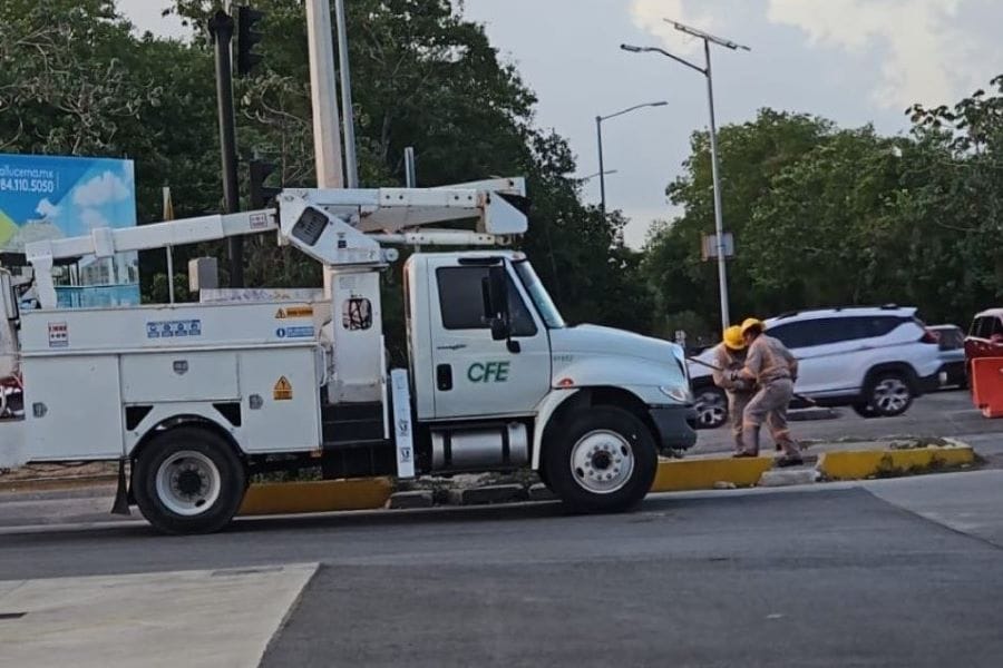 Vandalismo causa apagón masivo; alcaldesa lo tacha de "atentado"